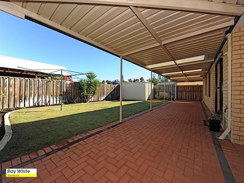 10 Mustang Drive, Henley Brook WA 6055