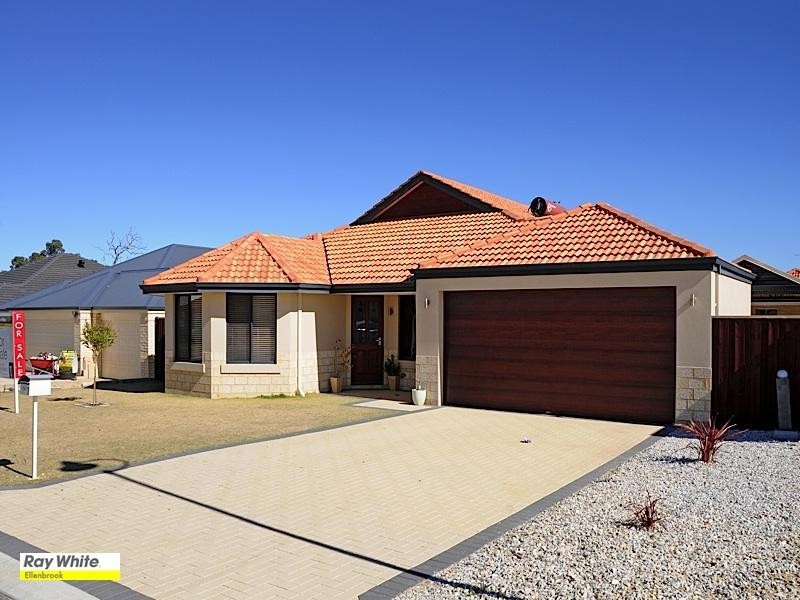 7 Petworth Drive, The Vines WA 6069