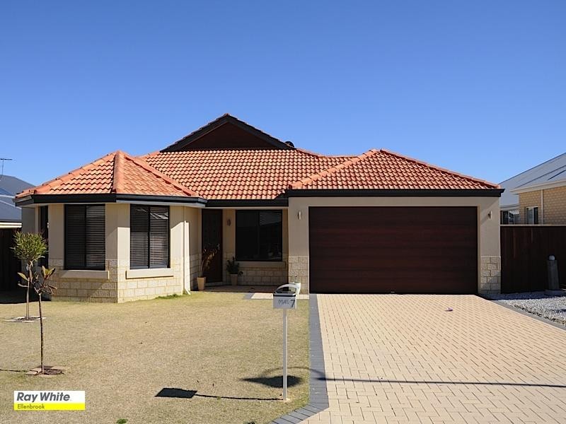7 Petworth Drive, The Vines WA 6069