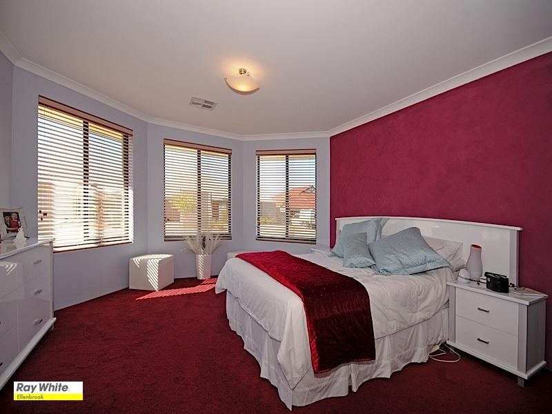 7 Petworth Drive, The Vines WA 6069