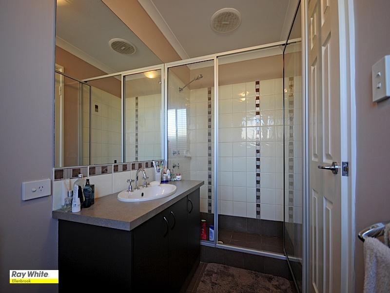 7 Petworth Drive, The Vines WA 6069