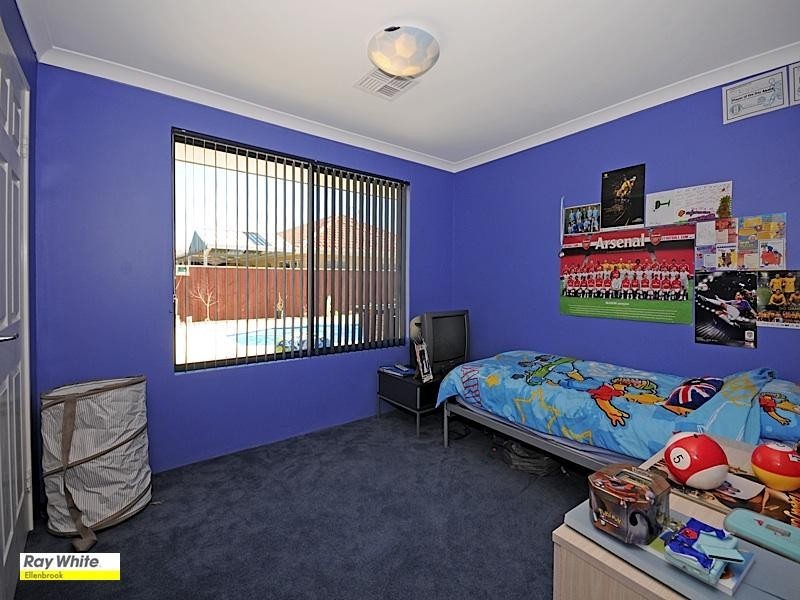 7 Petworth Drive, The Vines WA 6069