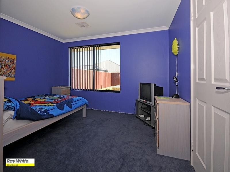 7 Petworth Drive, The Vines WA 6069