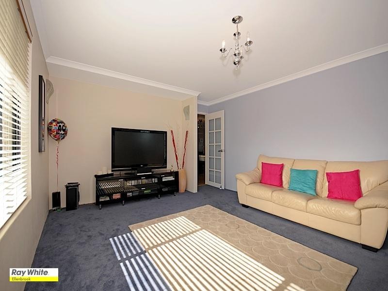 7 Petworth Drive, The Vines WA 6069