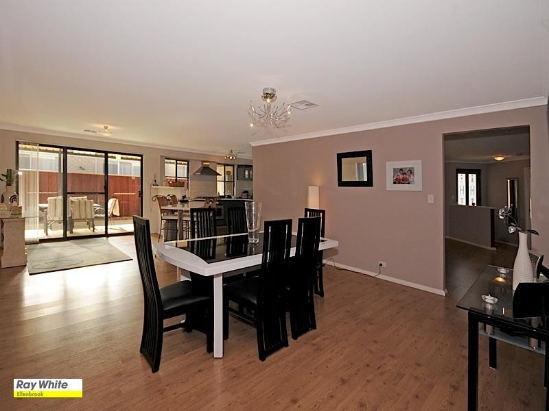 7 Petworth Drive, The Vines WA 6069