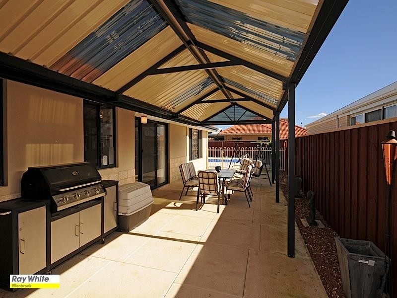 7 Petworth Drive, The Vines WA 6069