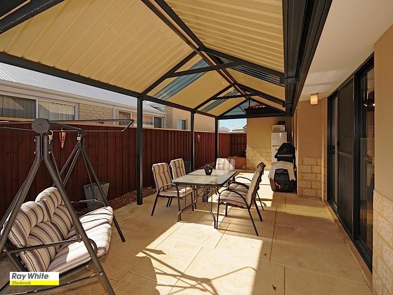 7 Petworth Drive, The Vines WA 6069