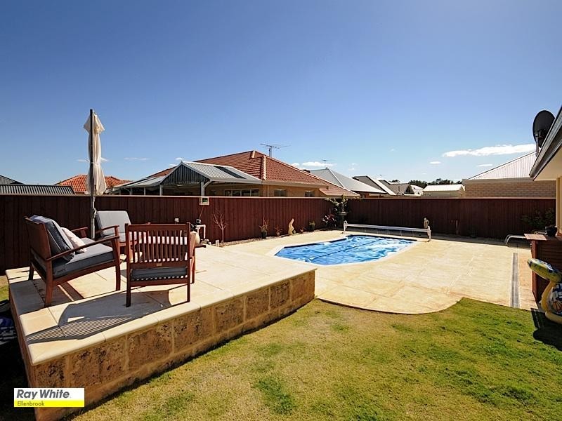 7 Petworth Drive, The Vines WA 6069
