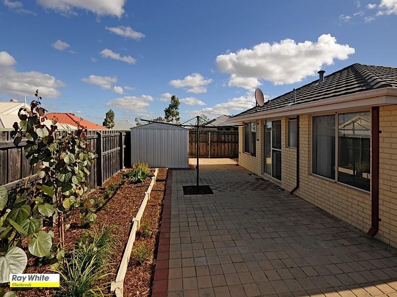 7 Larrawa Circle, Ellenbrook WA 6069