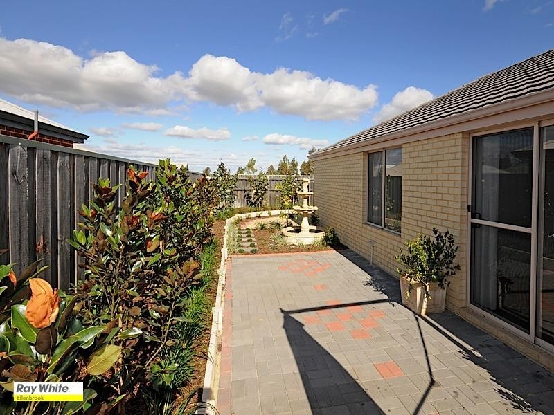 7 Larrawa Circle, Ellenbrook WA 6069