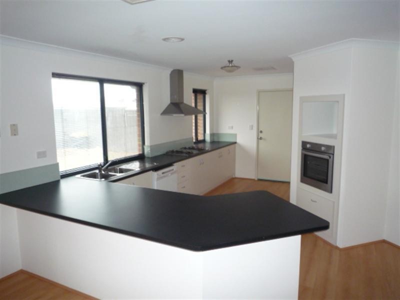 5 Hirani Link, Aveley WA 6069