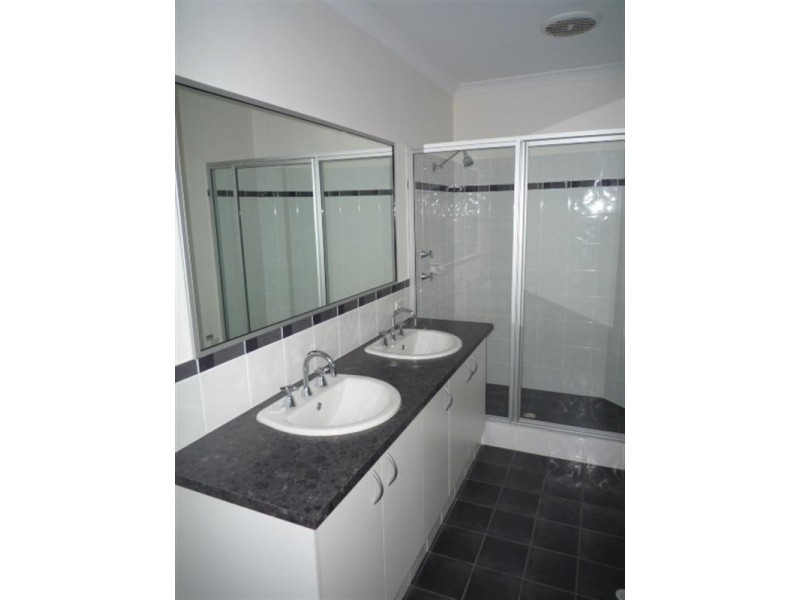 5 Hirani Link, Aveley WA 6069