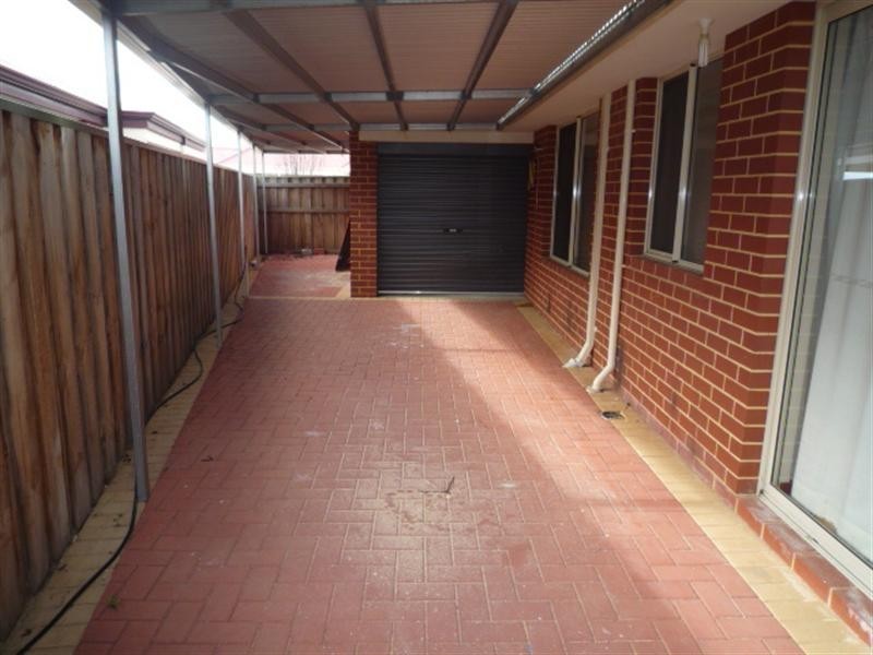 11 Bancombe Crescent, Ellenbrook WA 6069