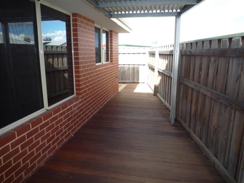 11 Bancombe Crescent, Ellenbrook WA 6069