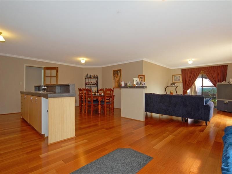 9 Thundelarra Avenue, Ellenbrook WA 6069