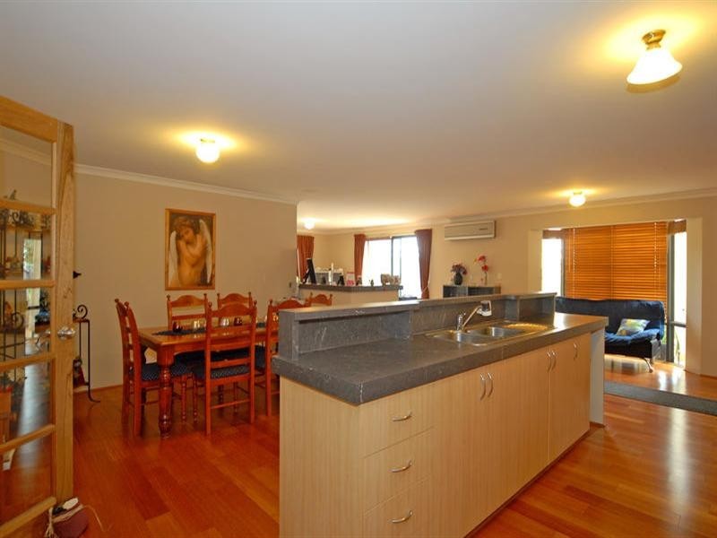 9 Thundelarra Avenue, Ellenbrook WA 6069