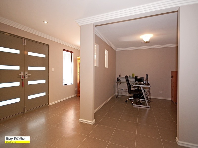 30 Roxburghe Drive, The Vines WA 6069