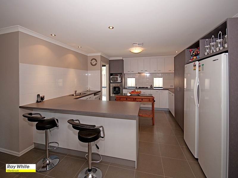 30 Roxburghe Drive, The Vines WA 6069