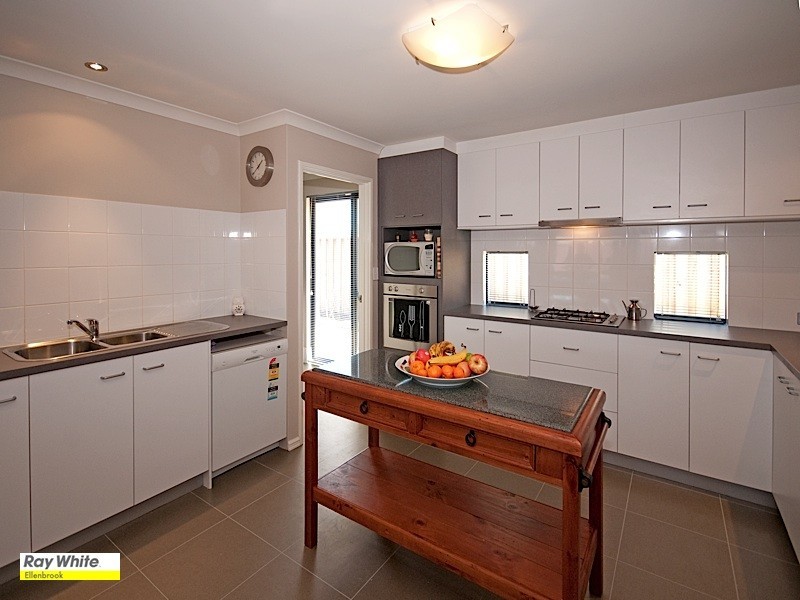 30 Roxburghe Drive, The Vines WA 6069