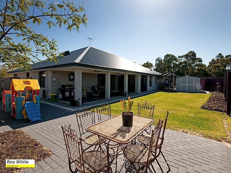 30 Roxburghe Drive, The Vines WA 6069