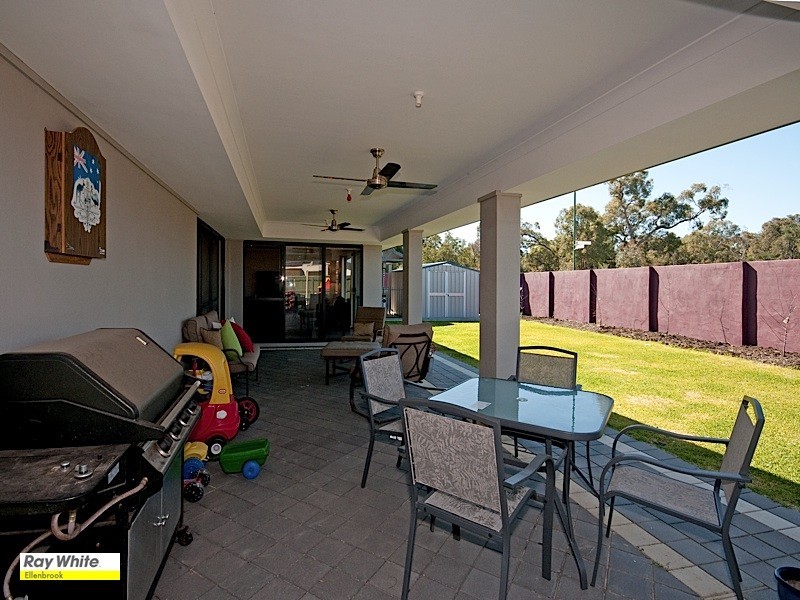 30 Roxburghe Drive, The Vines WA 6069