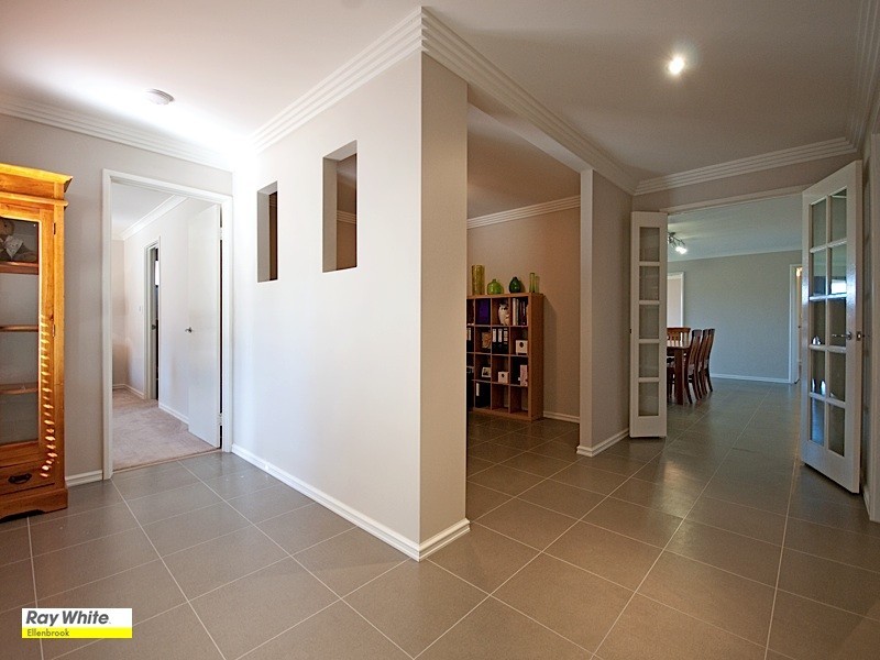 30 Roxburghe Drive, The Vines WA 6069