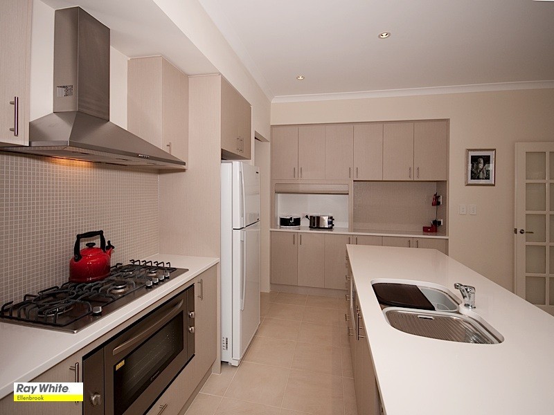 8 Beechwood Circle, Aveley WA 6069