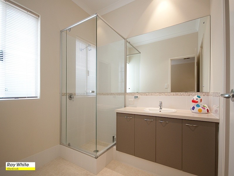 8 Beechwood Circle, Aveley WA 6069