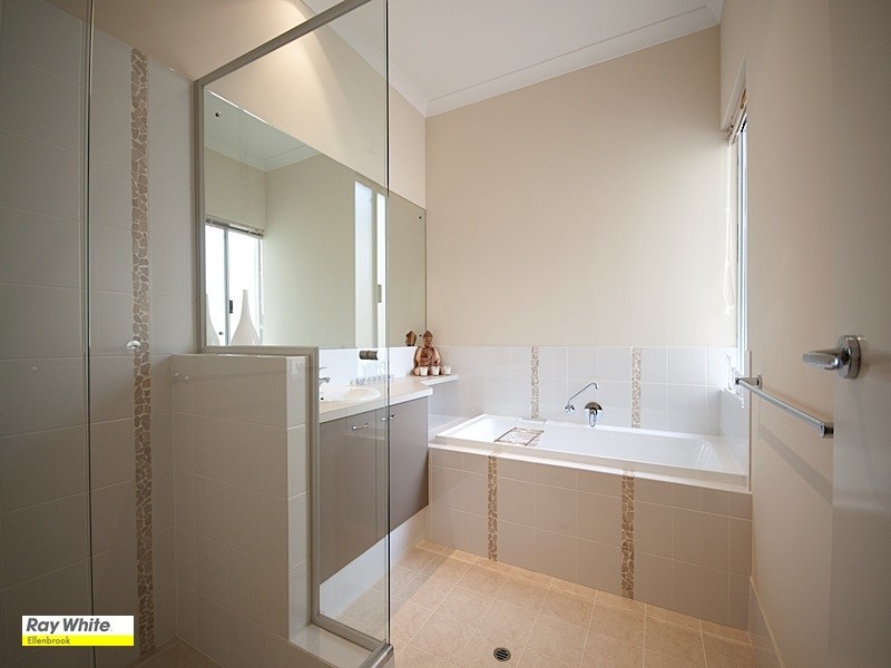 8 Beechwood Circle, Aveley WA 6069