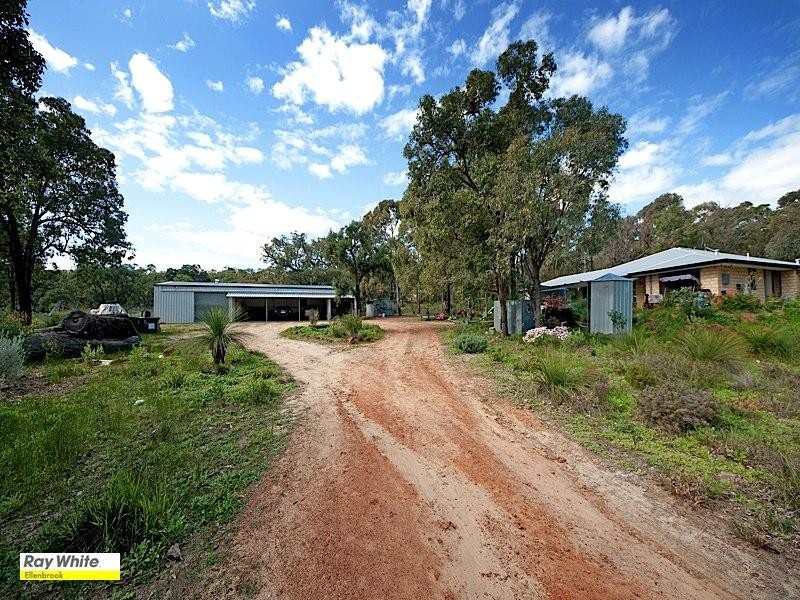 300 Santa Gertrudis Drive, Lower Chittering WA 6084