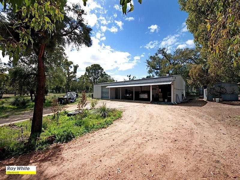 300 Santa Gertrudis Drive, Lower Chittering WA 6084