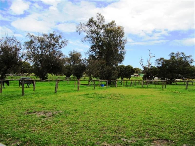 1604 Gnangara Road, Henley Brook WA 6055