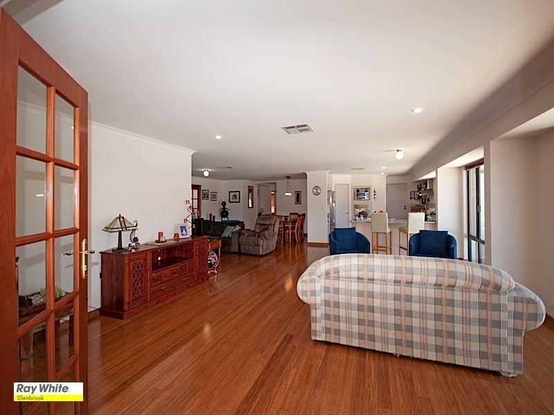 241 Vines Avenue, The Vines WA 6069