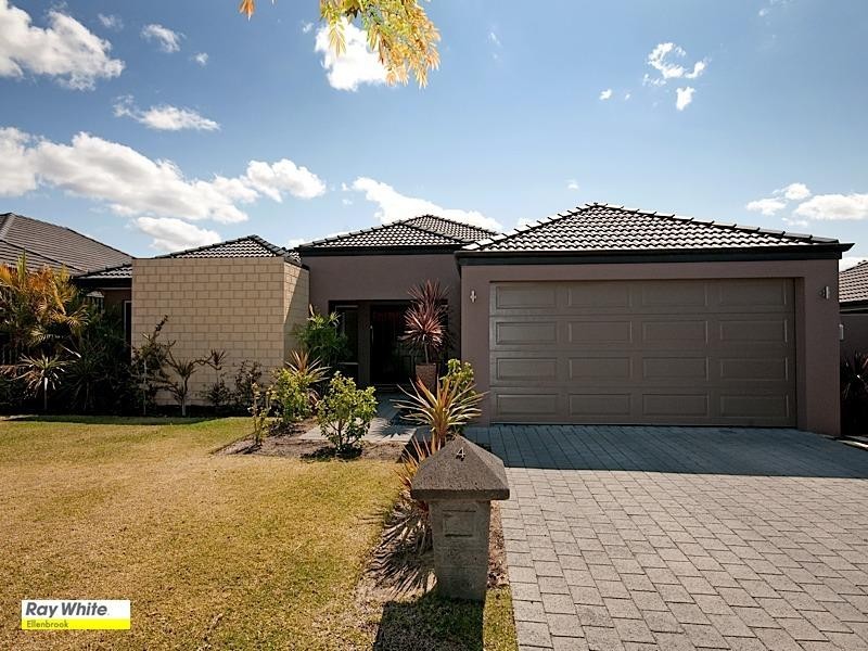 4 Pirianda Way, Aveley WA 6069