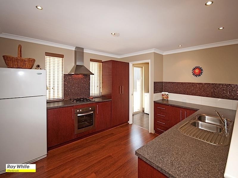 4 Pirianda Way, Aveley WA 6069