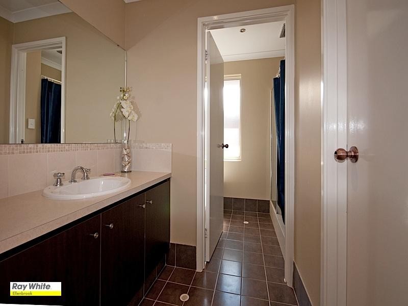 4 Pirianda Way, Aveley WA 6069