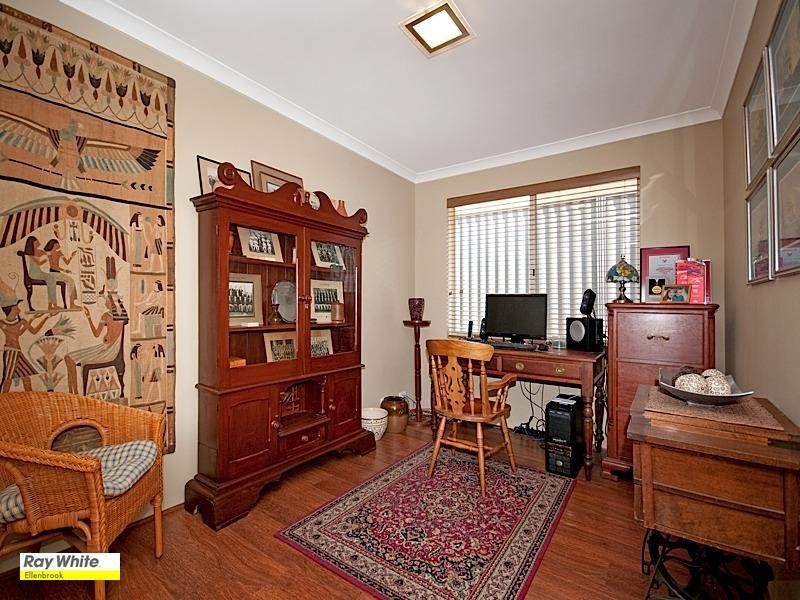 4 Pirianda Way, Aveley WA 6069