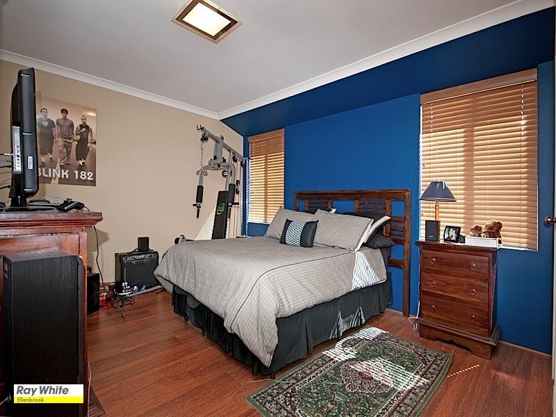 4 Pirianda Way, Aveley WA 6069