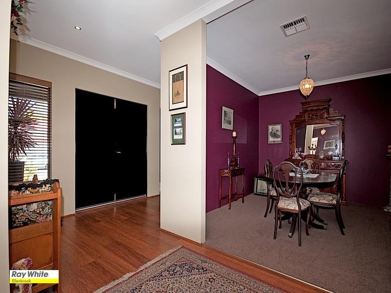 4 Pirianda Way, Aveley WA 6069