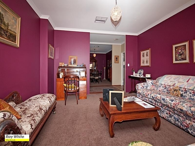 4 Pirianda Way, Aveley WA 6069