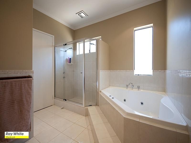 4 Pirianda Way, Aveley WA 6069