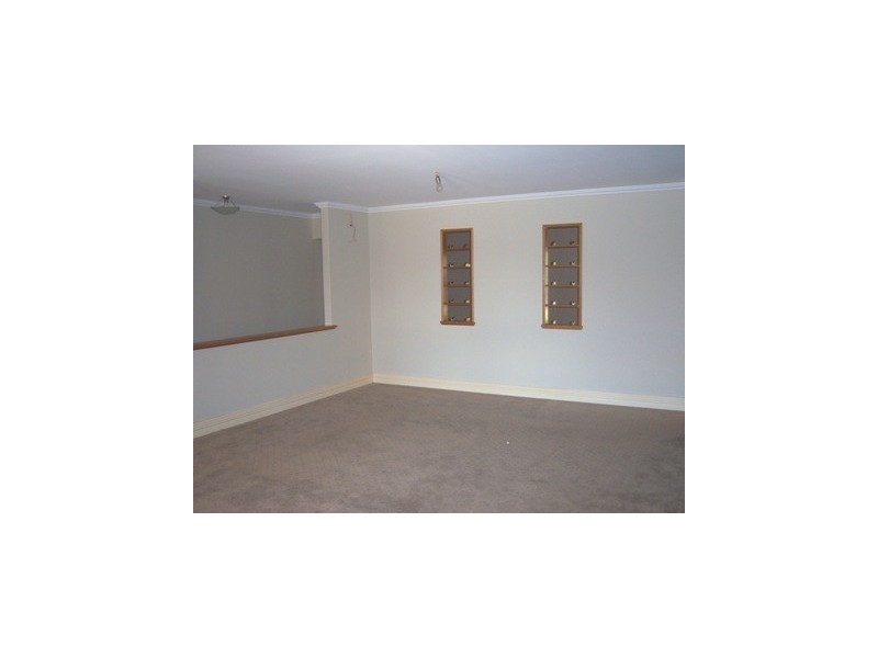 16 Sorrento Turn, Ellenbrook WA 6069