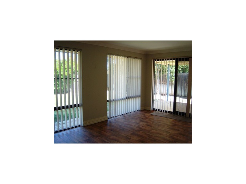 16 Sorrento Turn, Ellenbrook WA 6069