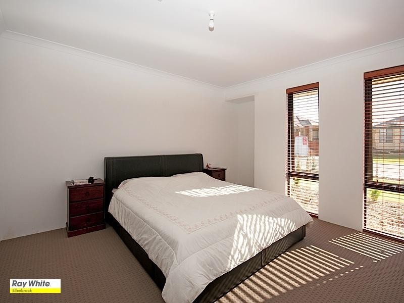 8 Hedlow Way, Ellenbrook WA 6069