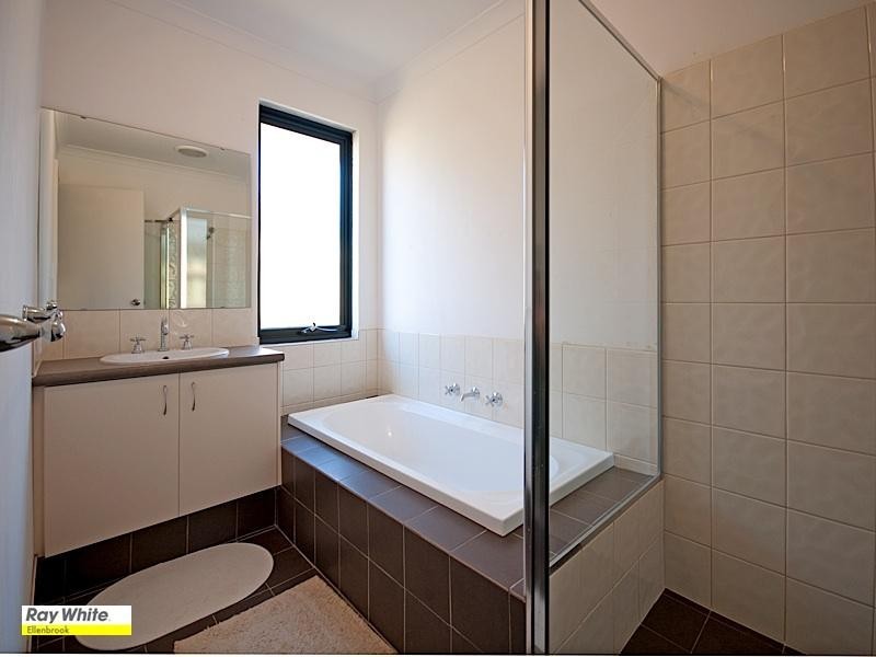 8 Hedlow Way, Ellenbrook WA 6069