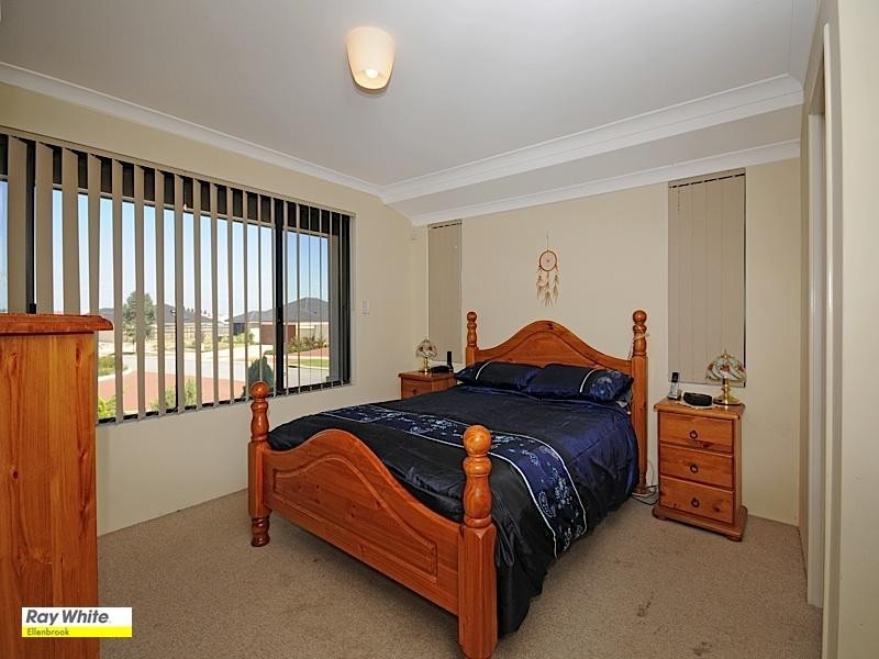 1 Velvick Pass, Ellenbrook WA 6069