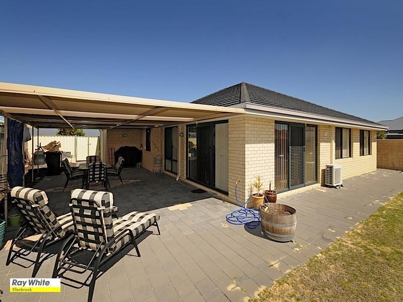 1 Velvick Pass, Ellenbrook WA 6069