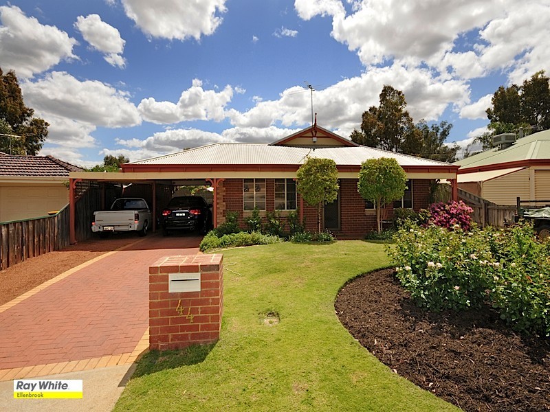 44 Kangaroo Entrance, Stratton WA 6056