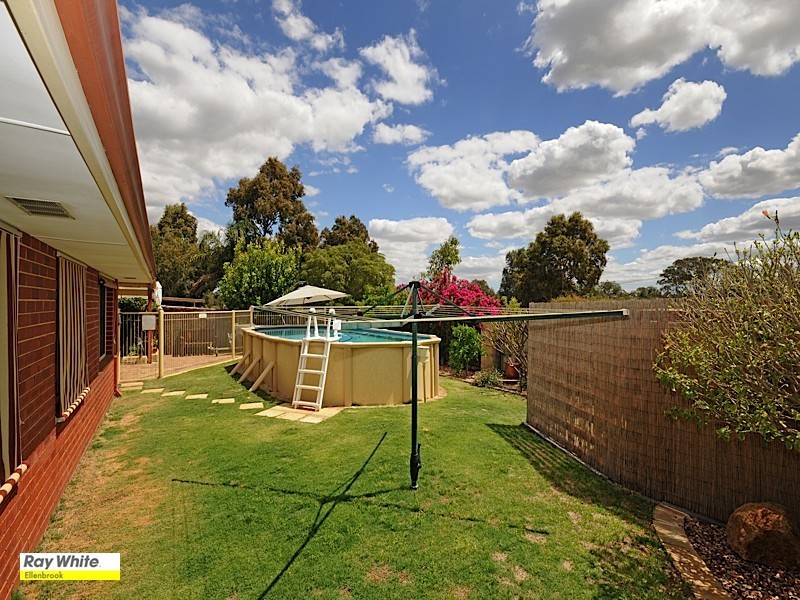 44 Kangaroo Entrance, Stratton WA 6056