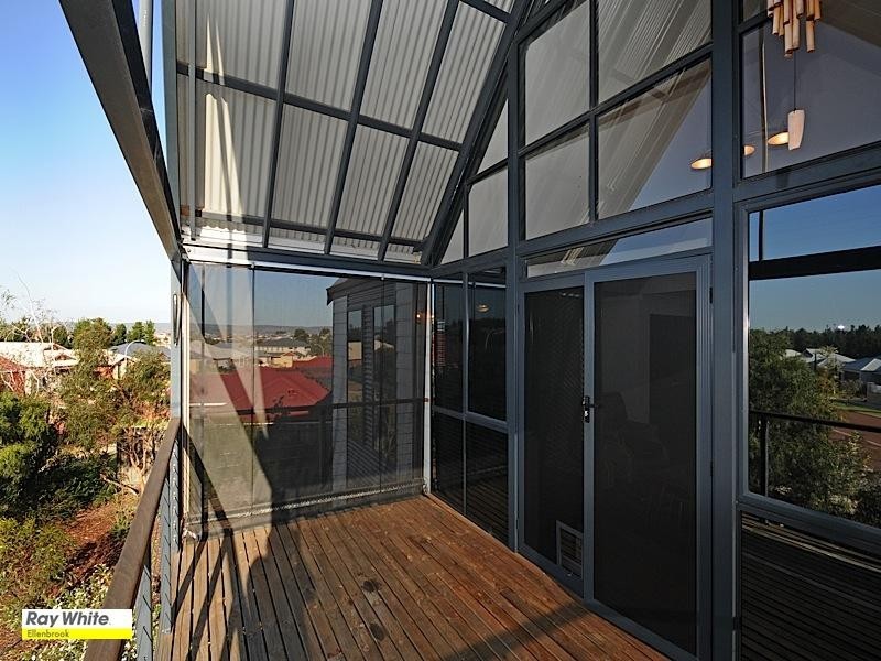 17 Erickson Pass, Ellenbrook WA 6069